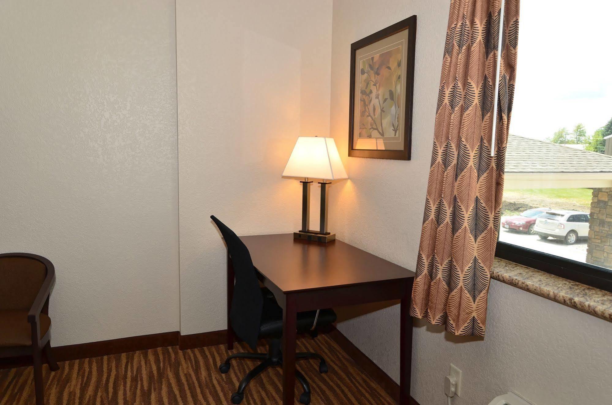 Cobblestone Inn & Suites - Clarion Exteriör bild