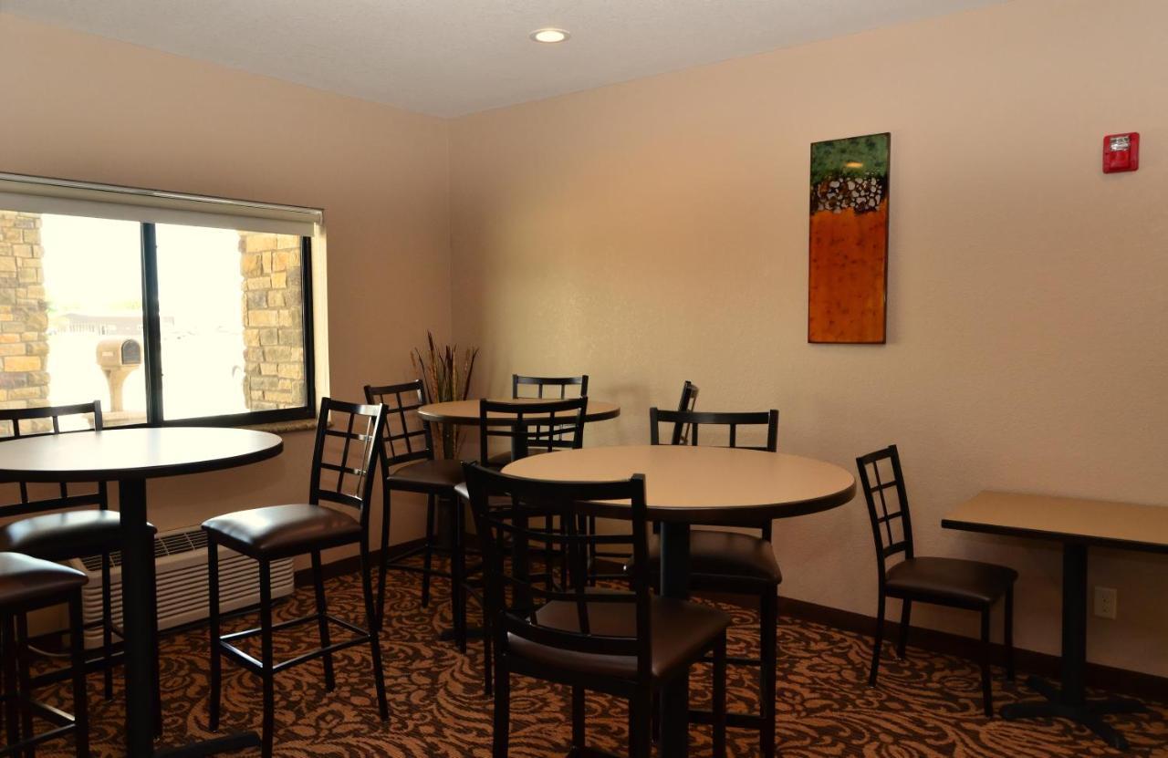 Cobblestone Inn & Suites - Clarion Exteriör bild